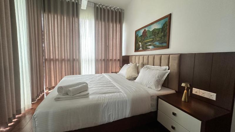 Cosy home in heart of Colombo at Capitol Twinpeaks. - image 8