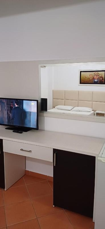 Double Room with Balcony and Sea View image 2