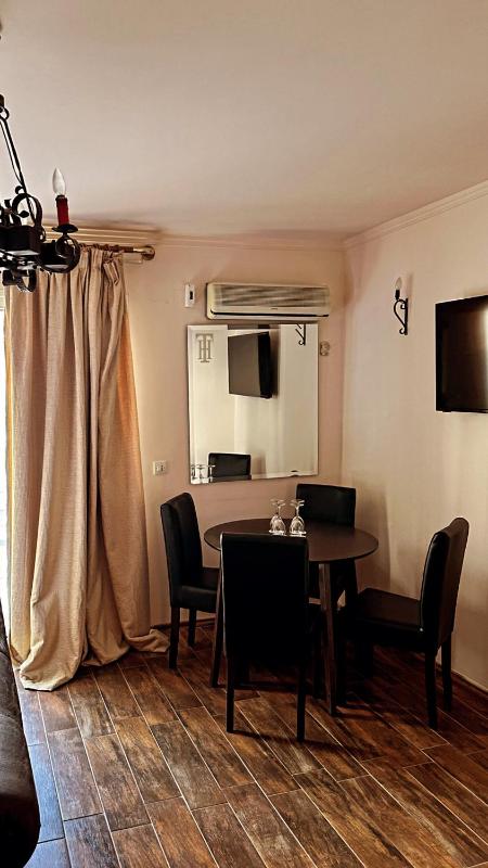 Executive Suite image 3