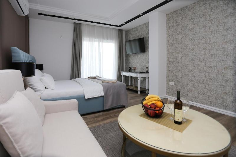 Studio with Sea View image 3