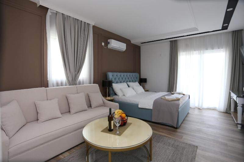 Studio with Sea View image 2