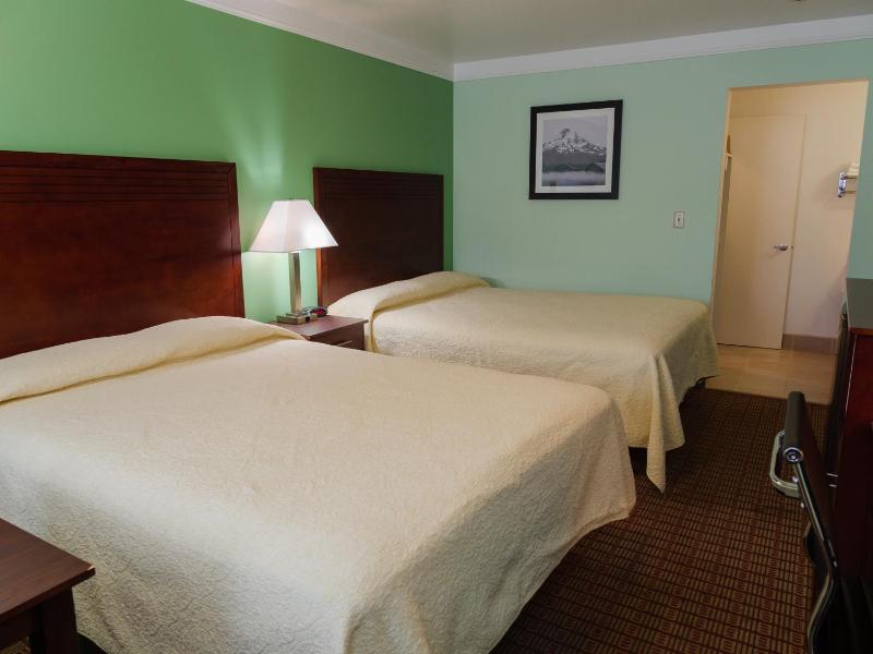 Queen Room with Two Queen Beds image 1