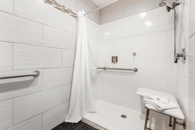 Queen Room with Two Queen Beds - Accessible/Non-Smoking  image 1