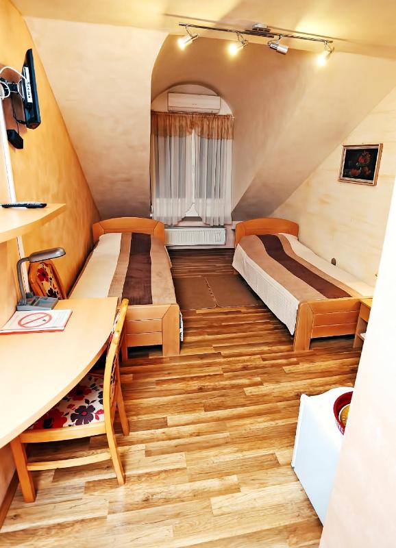 Quadruple Room image 2