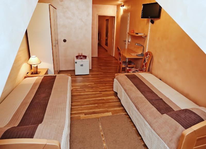 Quadruple Room image 3
