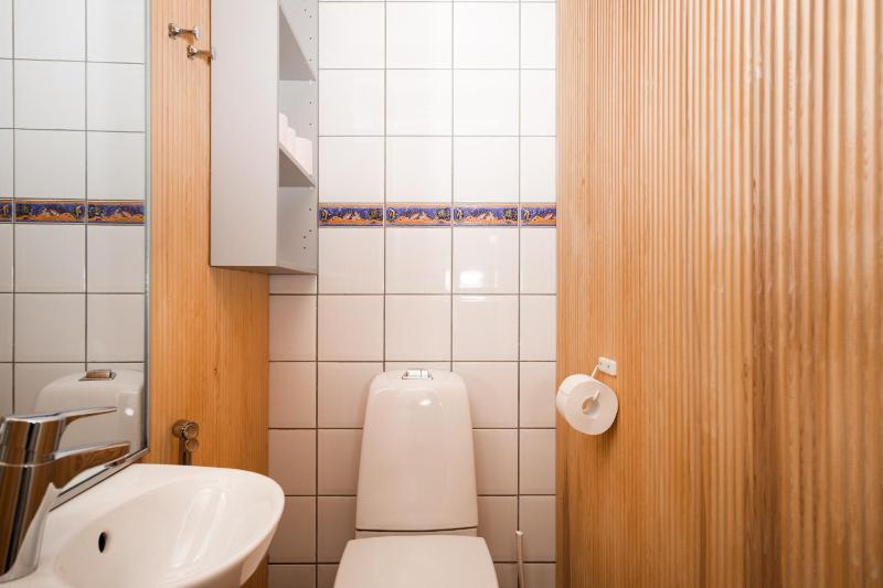 Four-Bedroom Apartment with Sauna image 3