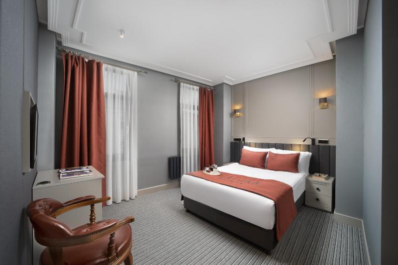 Standard Double Room image 1