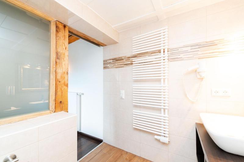 Single Room image 4
