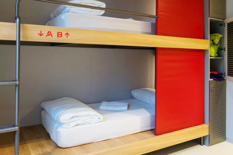Single Bed in Female 5 Dormitory Room  image 4