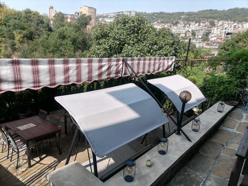 Family Room with Garden View image 2