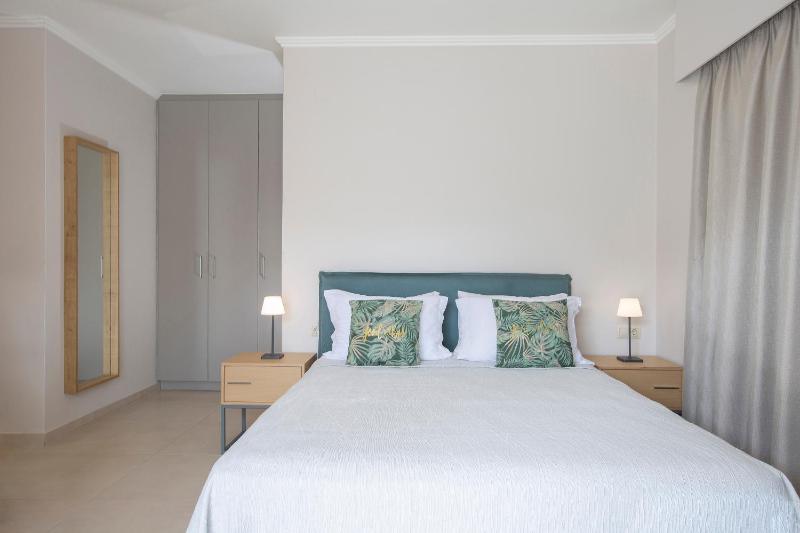 Deluxe Double Room image 2