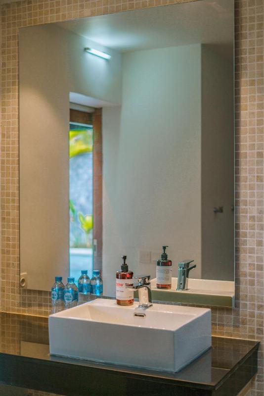 Villa Yasmee : Cozy and Modern 2 BR w/ Pool in Seminyak ! - image 7