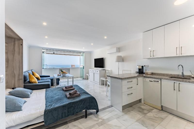 Breathtaking Studio amazing views Pool Beach - image 22