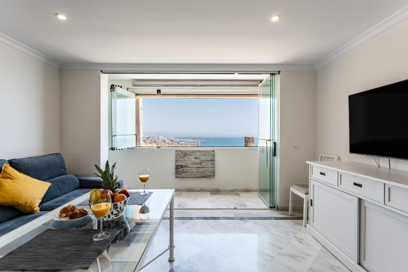 Breathtaking Studio amazing views Pool Beach - image 8