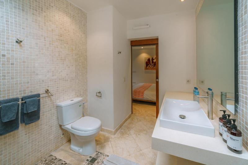 Villa Anahata: Modern 2BR Villa w/ Pool in Seminyak ! - image 43