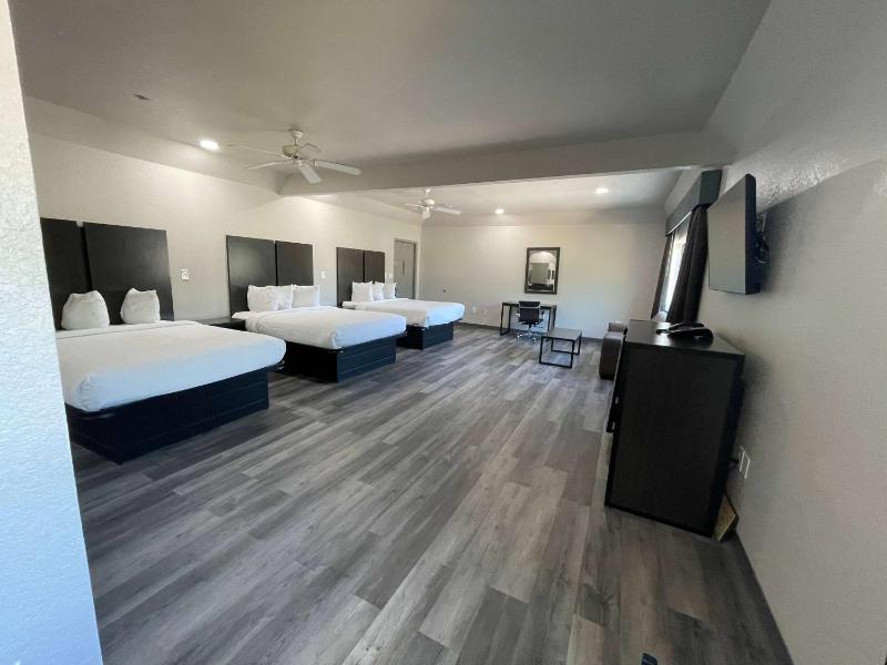 Executive Queen Suite - Non-Smoking image 4