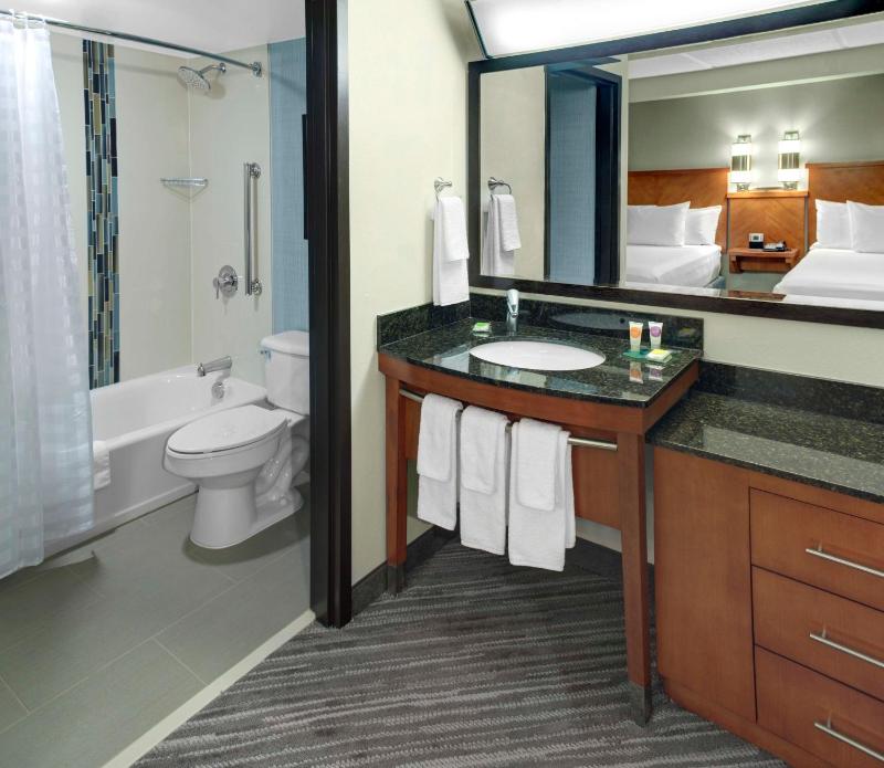 Double Room with Two Double Beds and Sofa Bed image 4