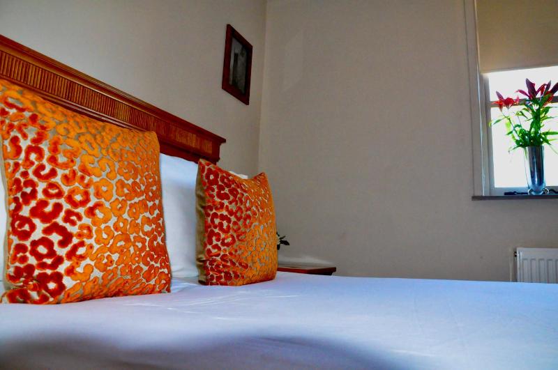 Double Room with Private Bathroom image 3