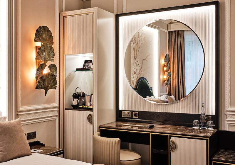 Superior Double Room image 3