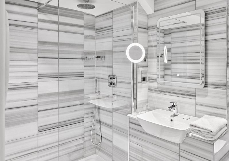 Superior Double Room image 4