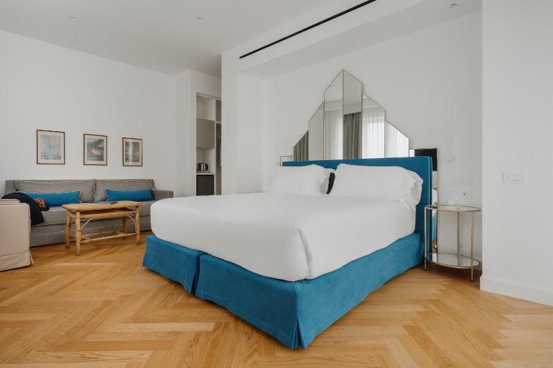 Suite with Terrace image 1