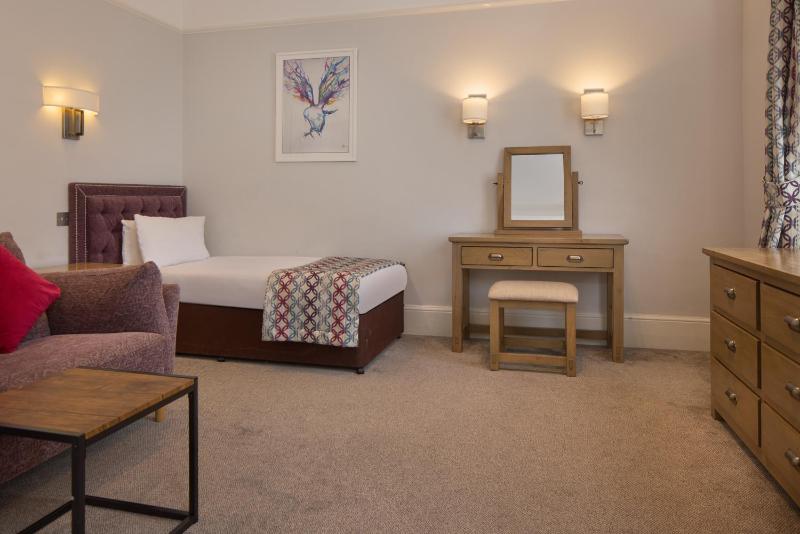 Family Room image 4