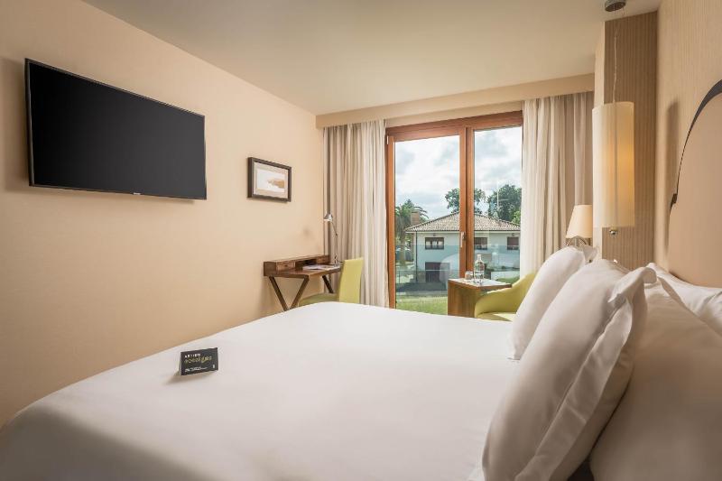 ASTUR Double or Twin Room image 3
