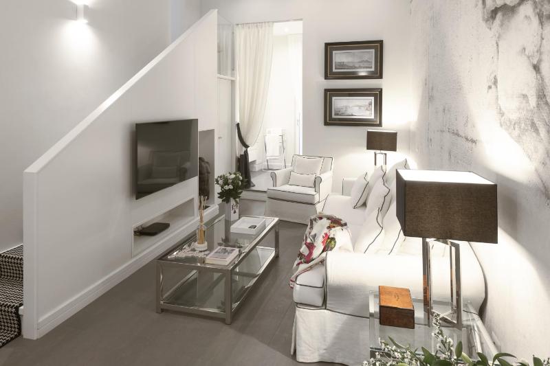 Carthusia Suites Roma - image 14