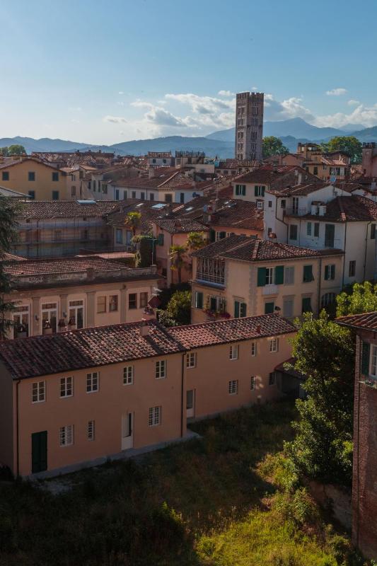 Casa Rosalba spacious Home with Elevator along Via Guinigi inside the Lucca Walls - image 19