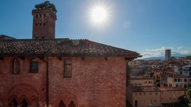 Casa Rosalba spacious Home with Elevator along Via Guinigi inside the Lucca Walls - image 27