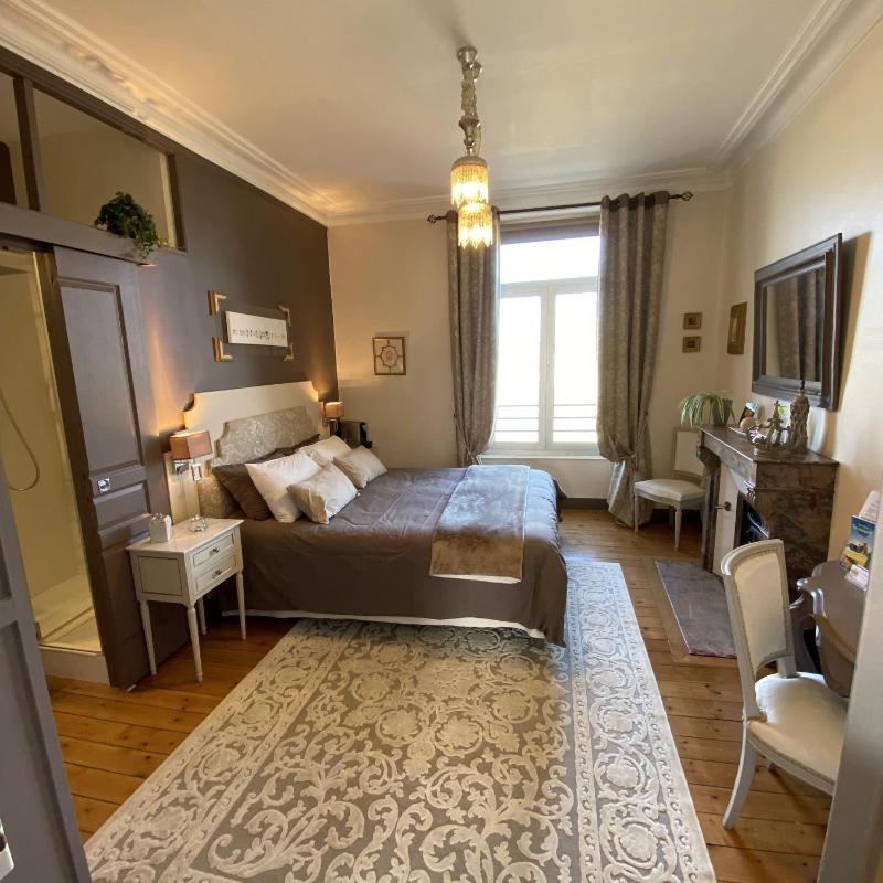 Deluxe Double Room image 1