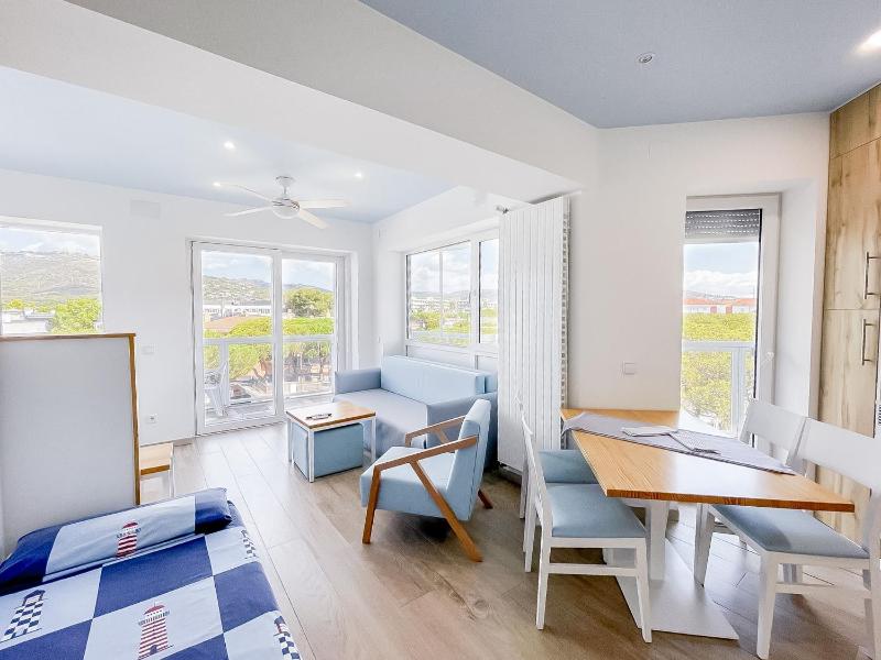 Superior Apartment image 2