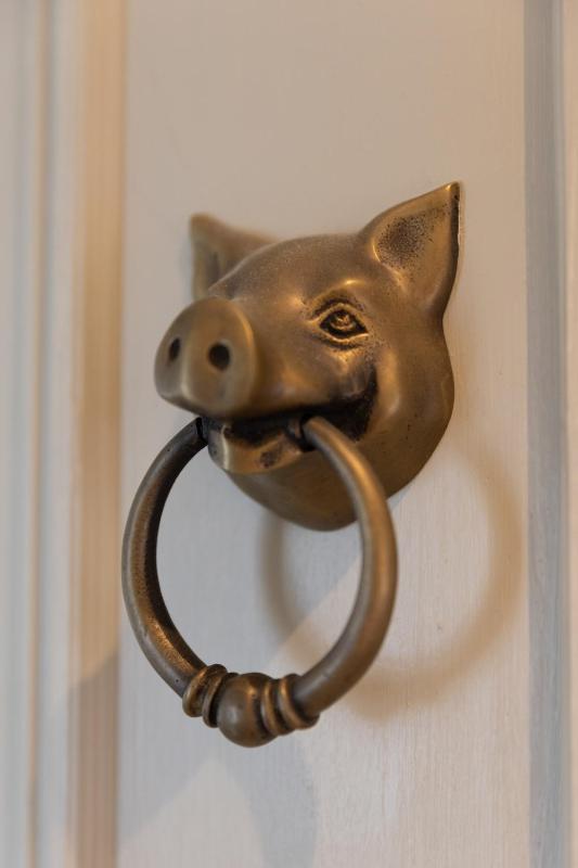 Deluxe Double Room (The Piggeries) (No Pets) image 2