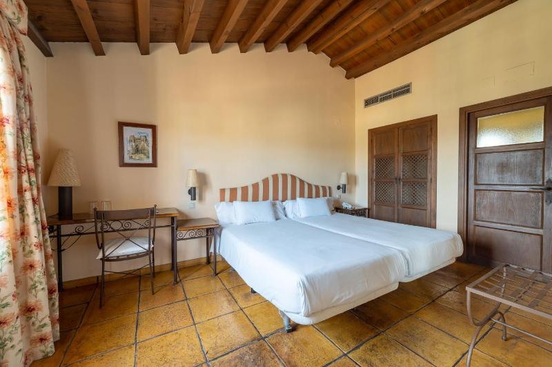 Double or Twin Room with Terrace image 4