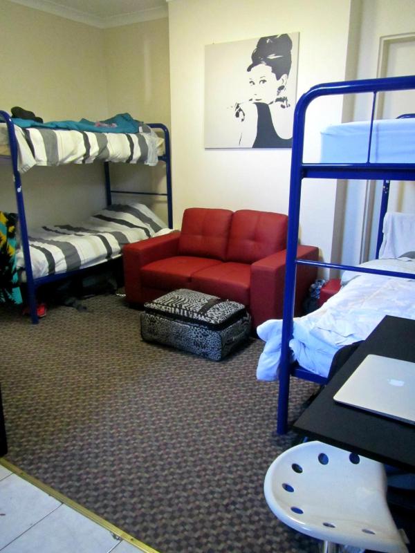 Bed in 4-Bed Mixed Dormitory Room with Private Bathroom image 4