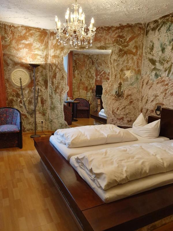 Double Room image 4