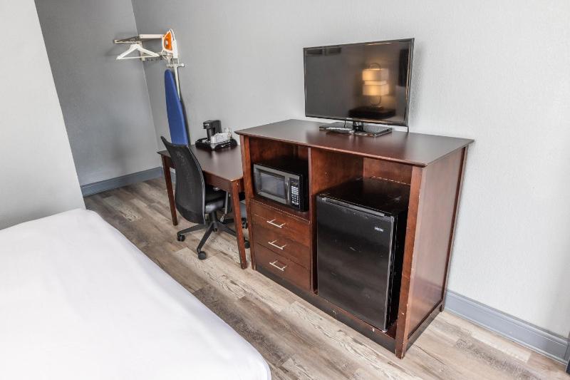 King Room image 3