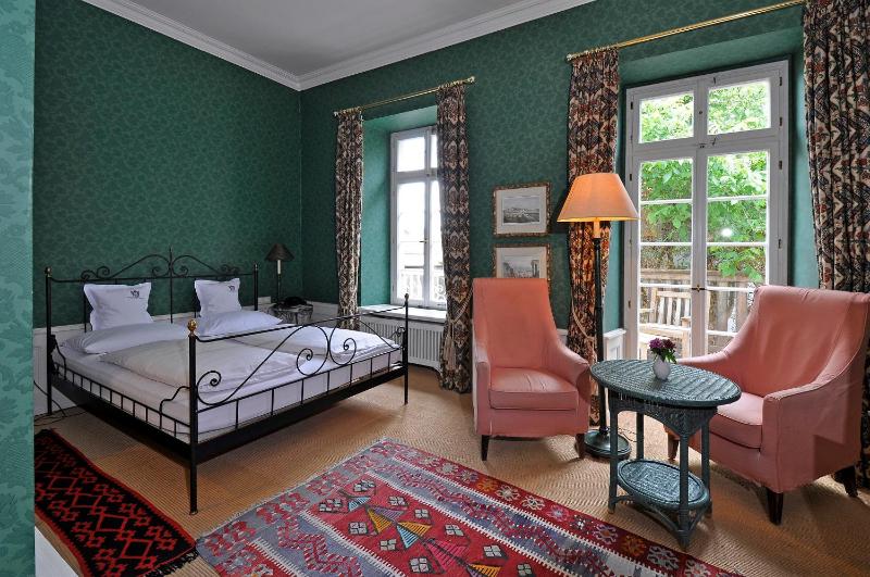 Double Room image 4