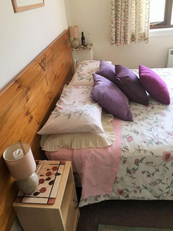 Triple, Double/Twin Room with Private External Bathroom image 3