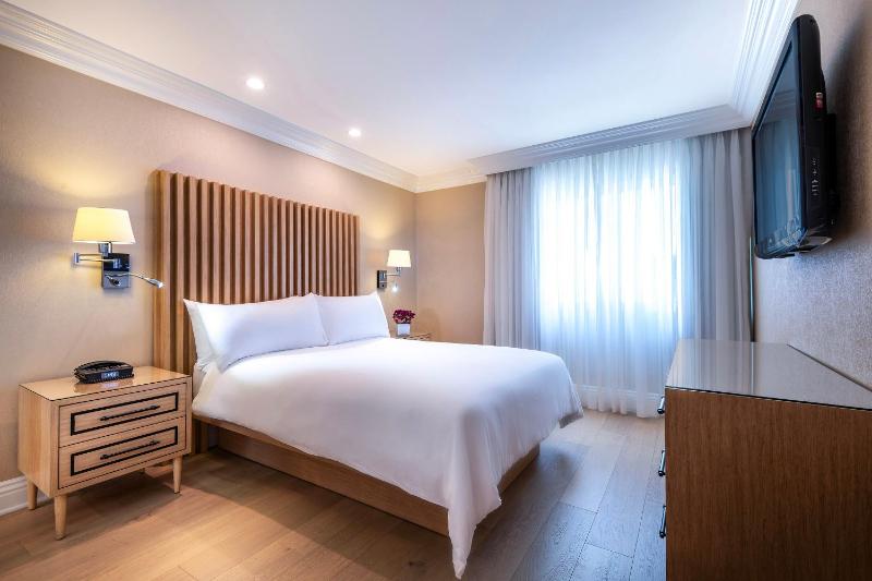 Queen Executive Suite image 3