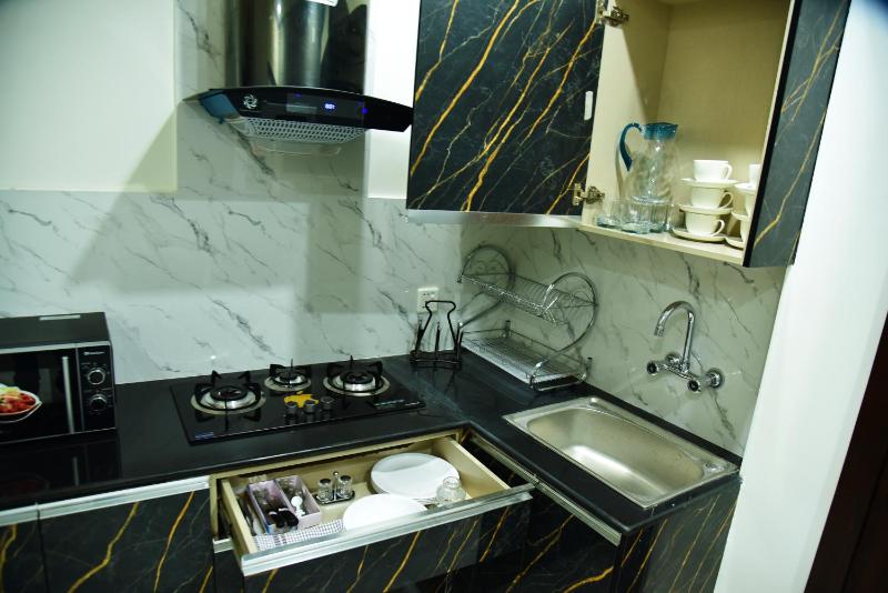 Chic Noir 1 Bedroom Apartment Gulberg - image 12