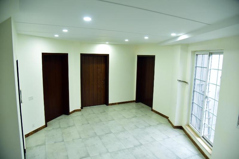 Chic Noir 1 Bedroom Apartment Gulberg - image 6