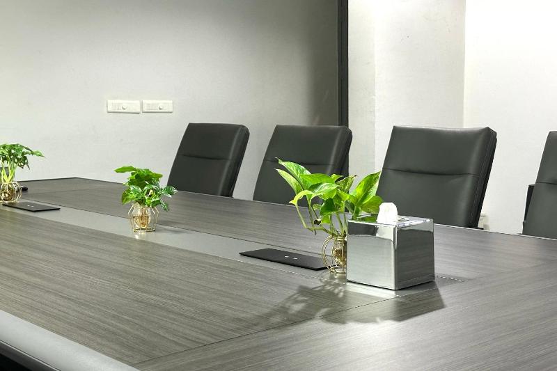 Manhattan Business Hotel Male - image 16