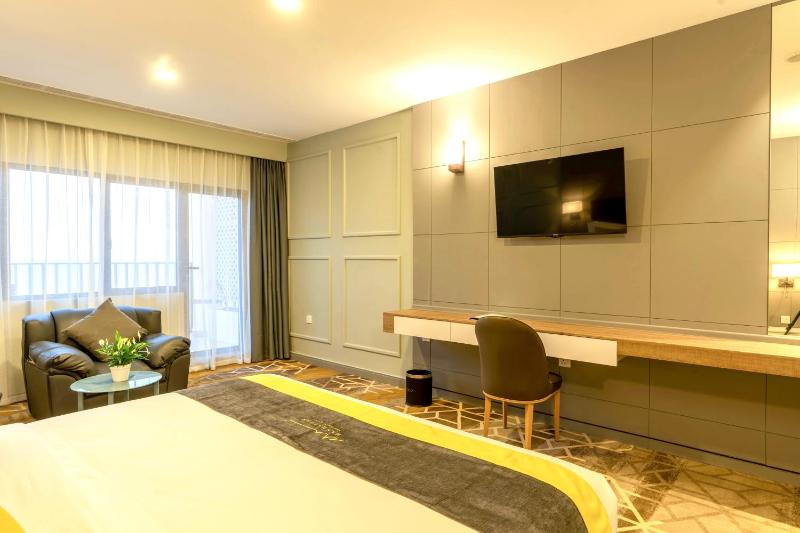 Manhattan Business Hotel Male - image 12