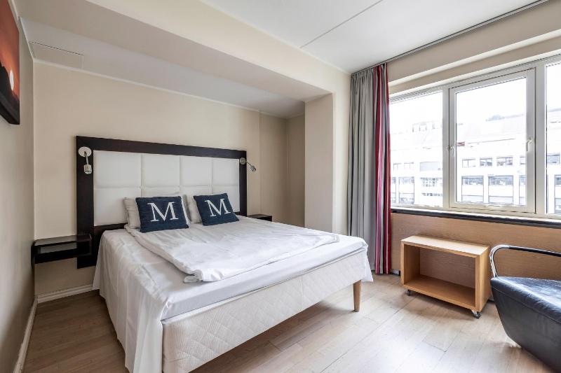 Standard Double Room image 3