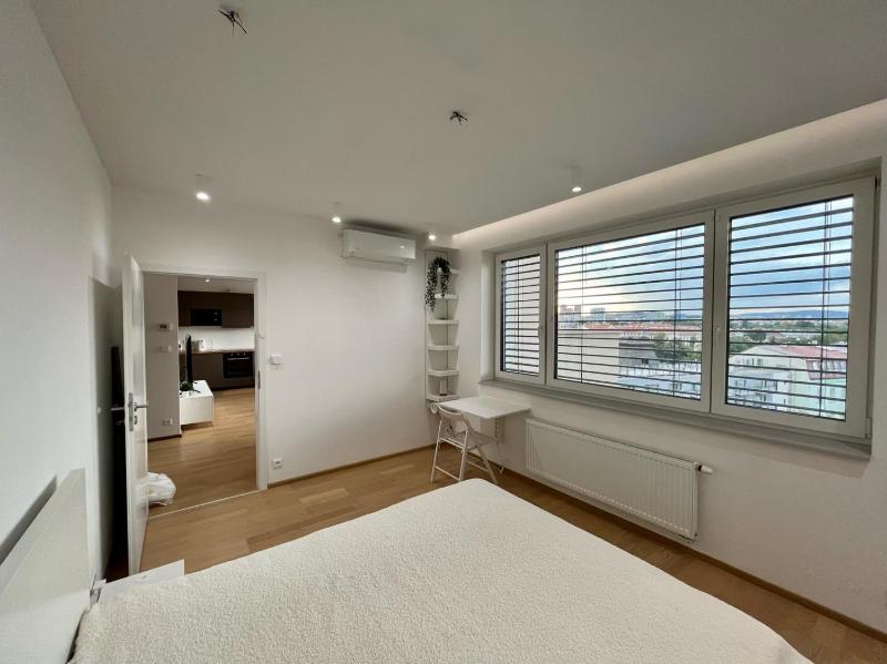Brno City Center Apartment with parking and a big terrace - image 9