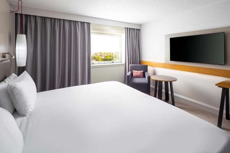 Premium Super King Room image 4