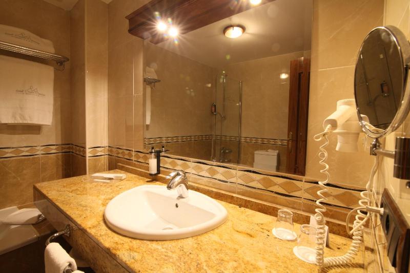 Triple Room image 2