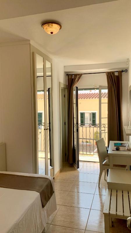 Single Room image 3