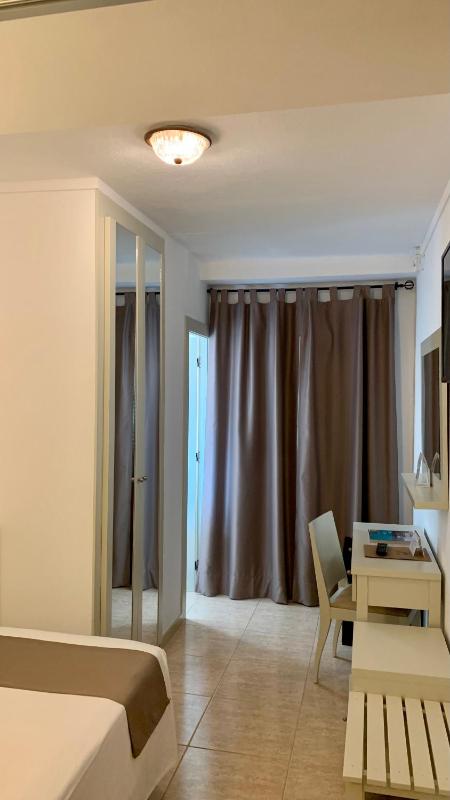 Single Room image 2